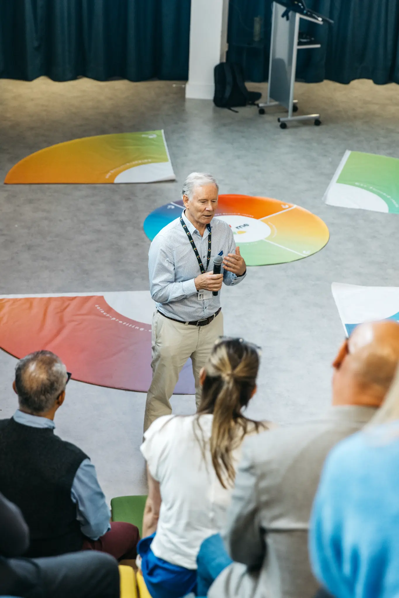 Jon Saunders facilitating a C-me colour session with participants
